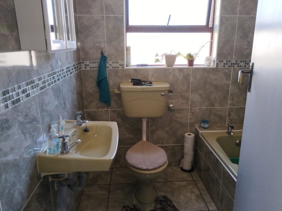 4 Bedroom Property for Sale in Bothasig Western Cape